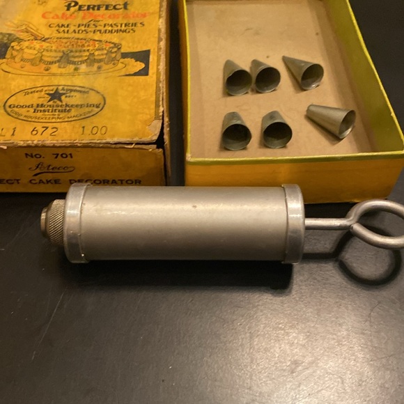 VTG Ateco cake pastries pie cake decorating Good Housekeeping w/6 tips - Picture 5 of 13